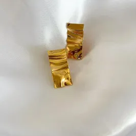 Brinco dourado placa orgânica
