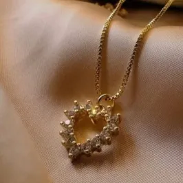 Colar Coração Coroa