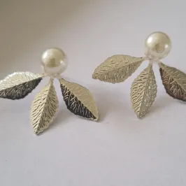 Brinco Folhas de Perola