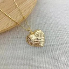 Colar Coração Listrado