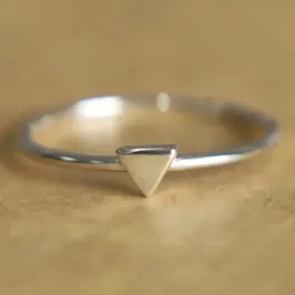Anel Toque Triangular