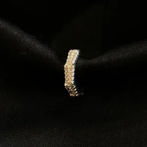 Piercing Moissanite