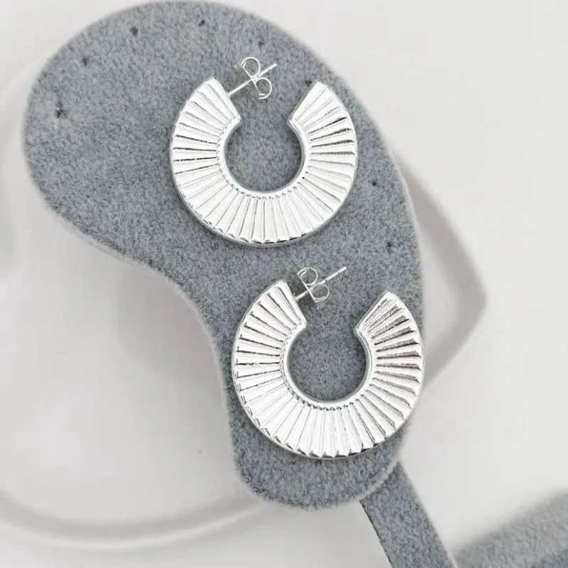 Brinco Meia Argola