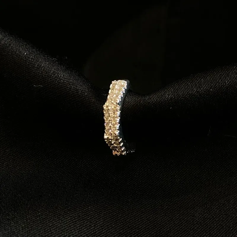 Piercing Moissanite