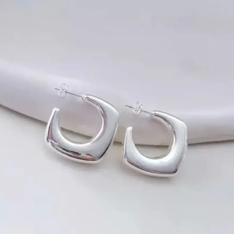 Brinco Argola Tubular