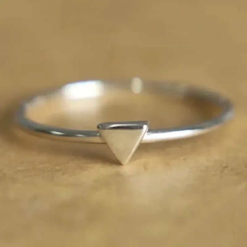 Anel Toque Triangular