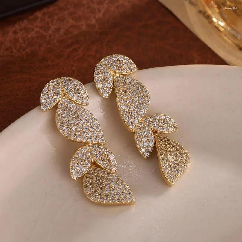 Brinco Golden Flower