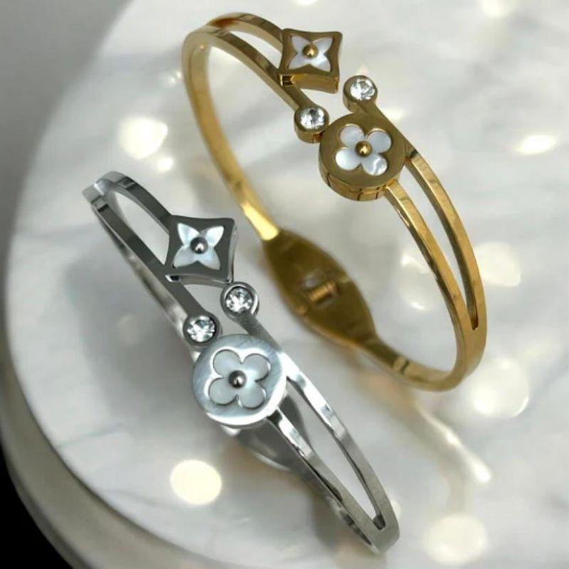 Bracelete Trevo Madrepérola