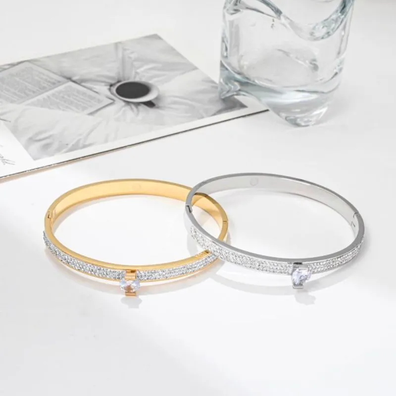 Bracelete Solitário Cravejado Banhado em Ouro 18k