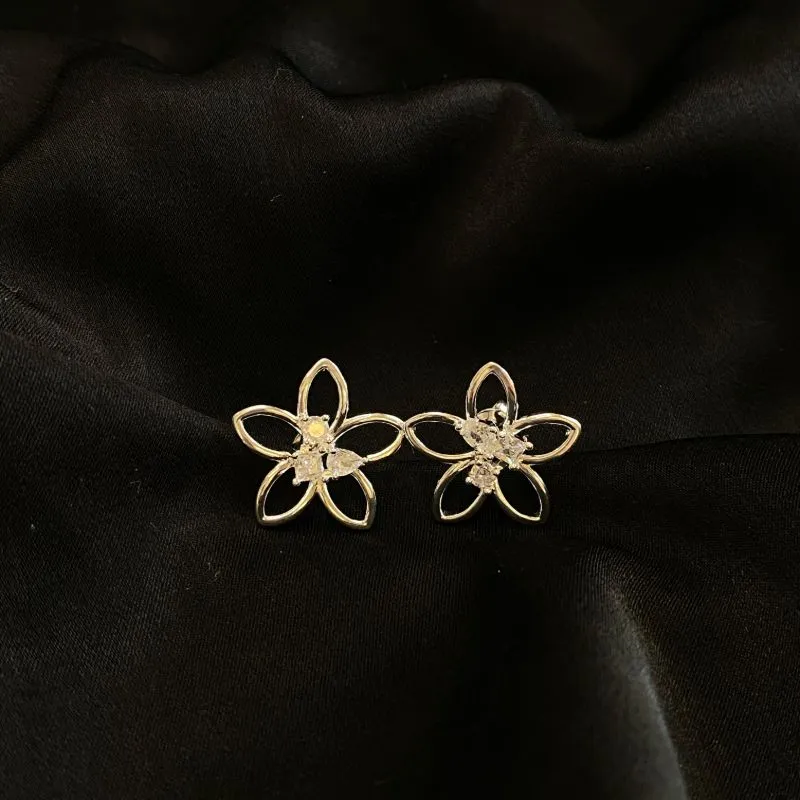 Brinco Flor de Lins