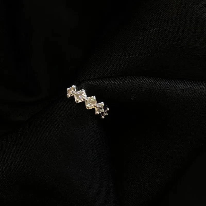 Piercing  F Prata
