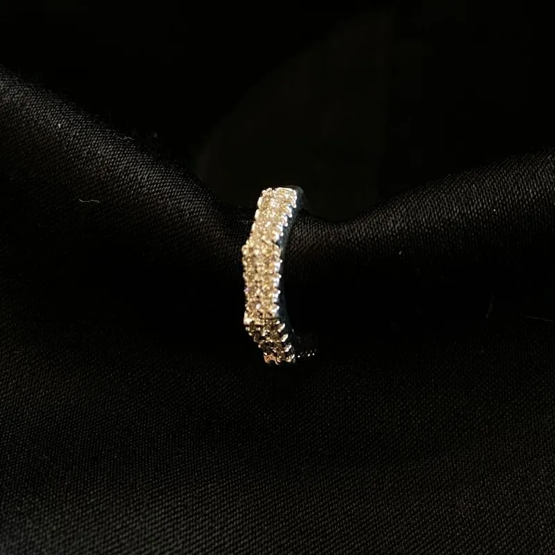 Piercing Moissanite