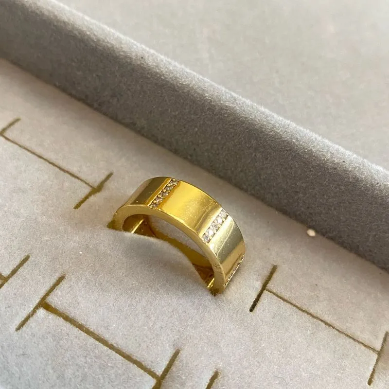 Anel com Diamantes