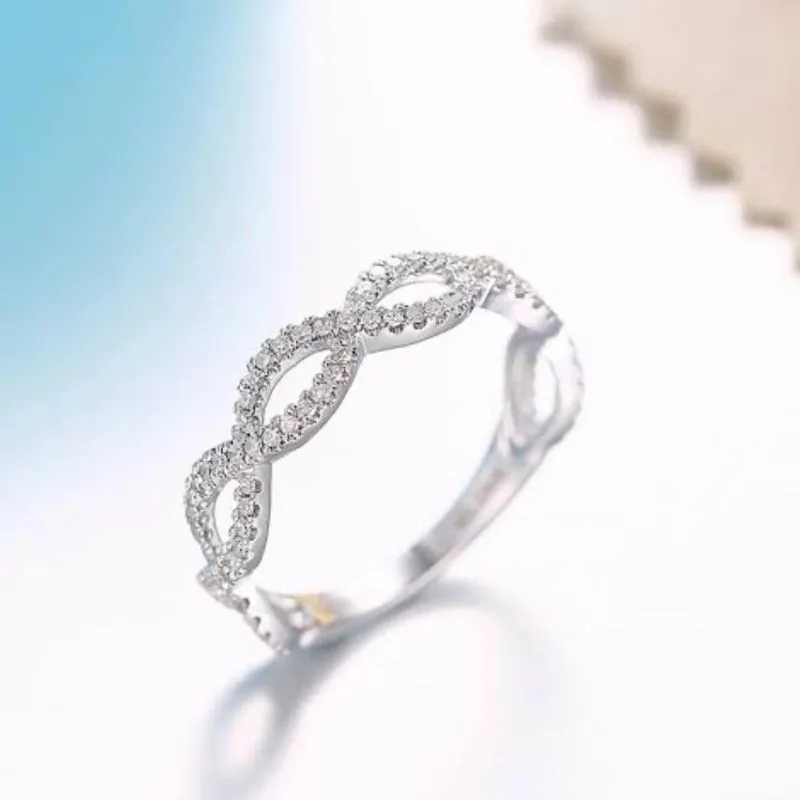Anel de Diamante Sólido