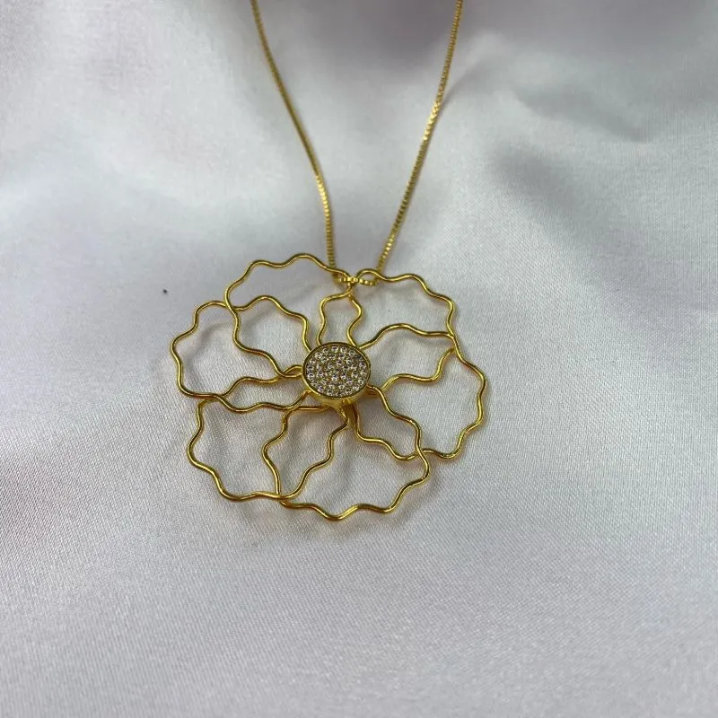 Colar Flor Aramado