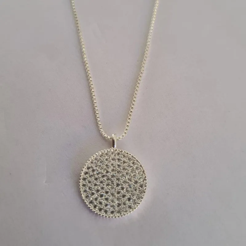Colar Mandala Redonda Cravejada