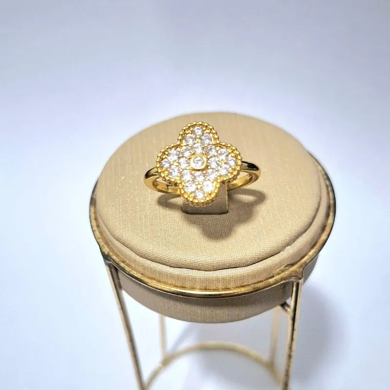 Anel Amuleto Dourado