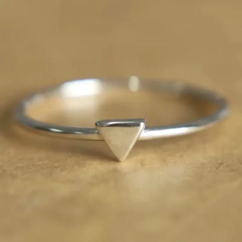 Anel Toque Triangular